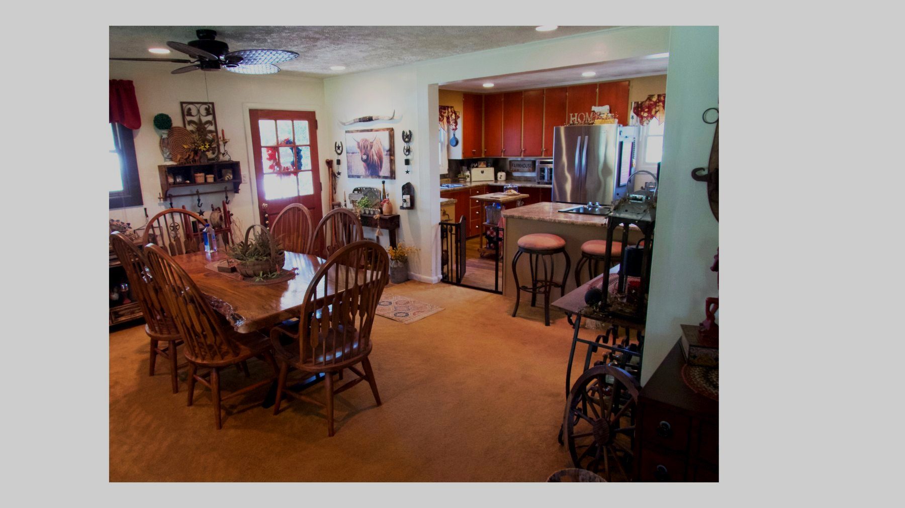3400 residence — dining area open to the kitchen