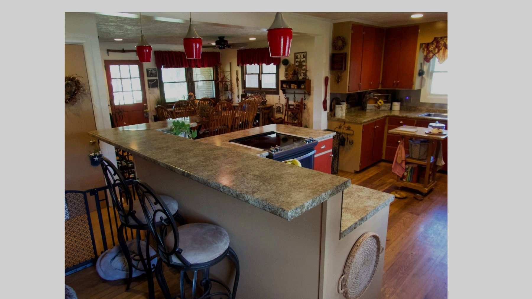 3400 residence — kitchen and breakfast bar